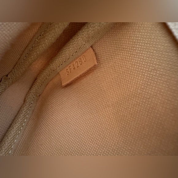 Louis Vuitton Mini Pochette Accessoires - Picture 3 of 5